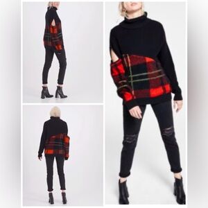 BAR III PLAID TURTLENECK CUT-OUT SLEEVE SWEATER